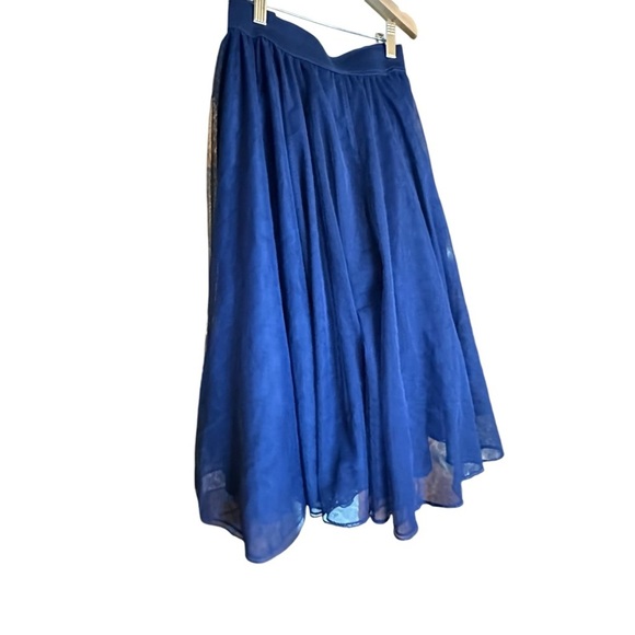 Torrid, Navy Blue, Four Layer, Tulle, Midi, Elastic Band Skirt sz 0 (12) - Picture 5 of 9